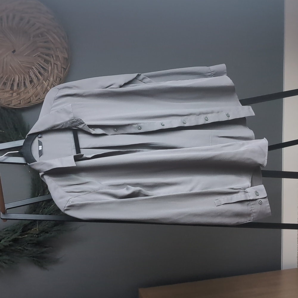 Uniqlo rayon flowy shirt